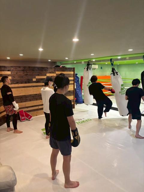 一般クラスのミット打ち