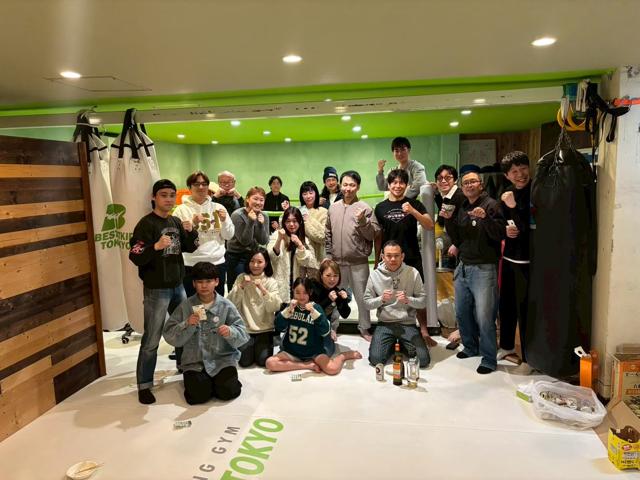 ジムに集まった会員さんたち 12